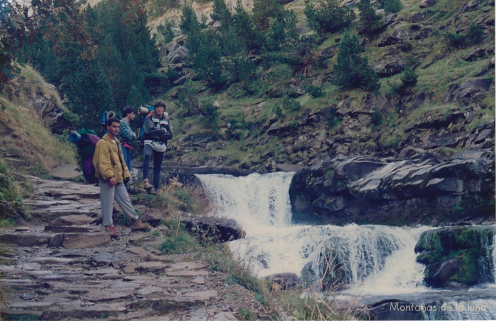 Jesús, Joaquín y Manolo Cano en Gradas de Soaso en el Río Arazas