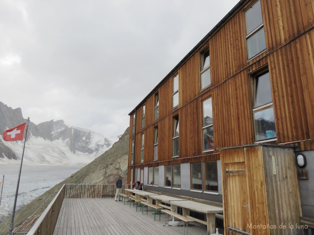 Refugio del Finsteraarhorn, 3.048 mts.